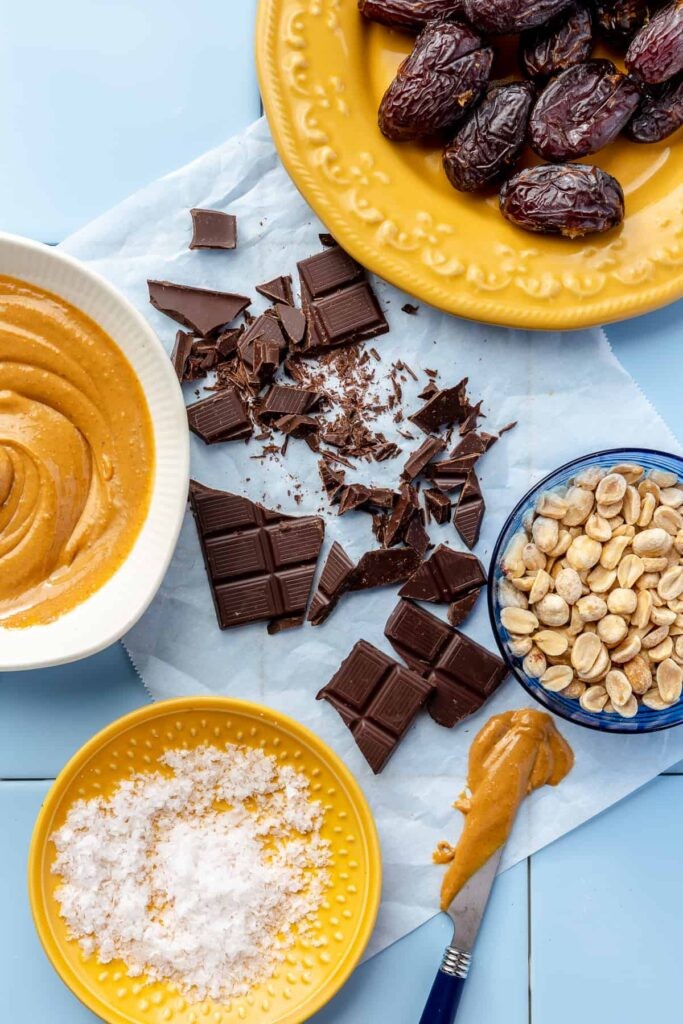 5 Malzemeli Hurma Snickers: Sağlıklı ve Lezzetli Atıştırmalık Tarifi