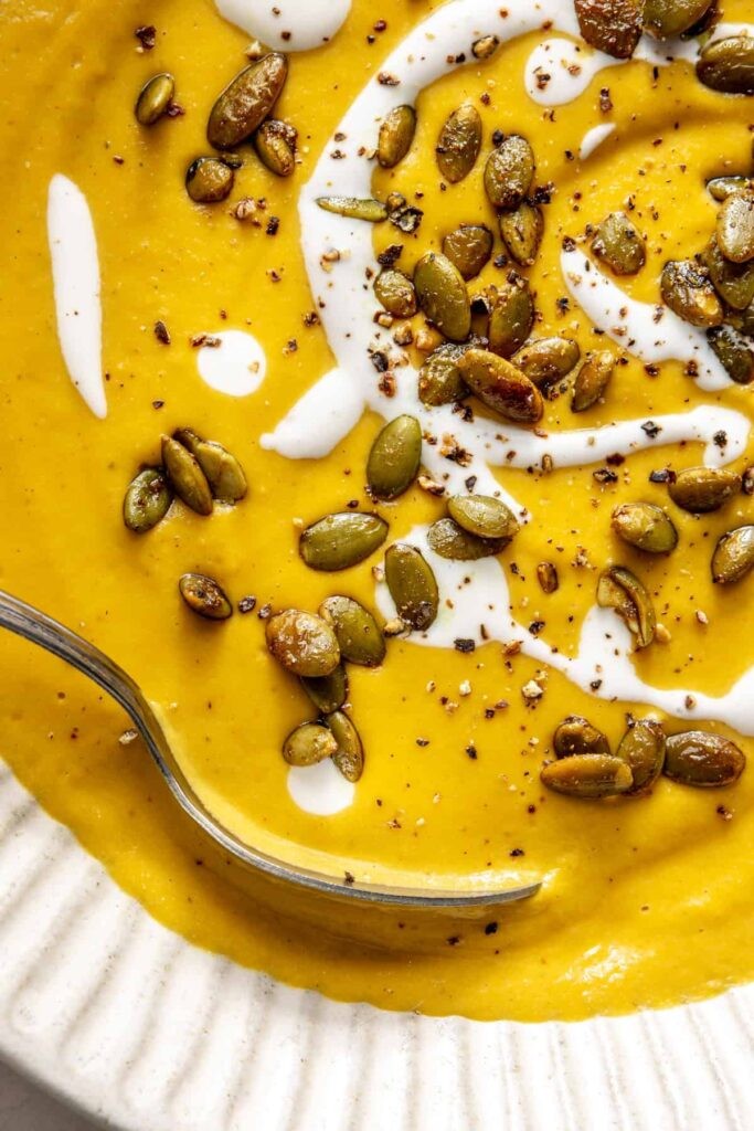 Lezzetli ve Sağlıklı: Glutensiz ve Sütsüz Kabocha Köri Kaju Çorbası Tarifi